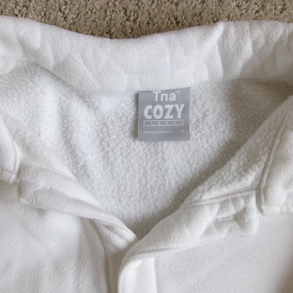aritzia TNA cozy fleece collared sweatshirt in white - Picture 3 of 3